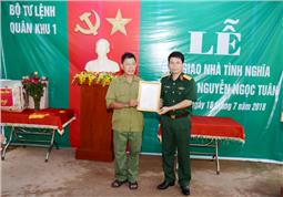Bàn giao nhà tình nghĩa cho đối tượng chính sách